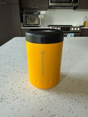 YETI x Vineyard Vines Can Cooler